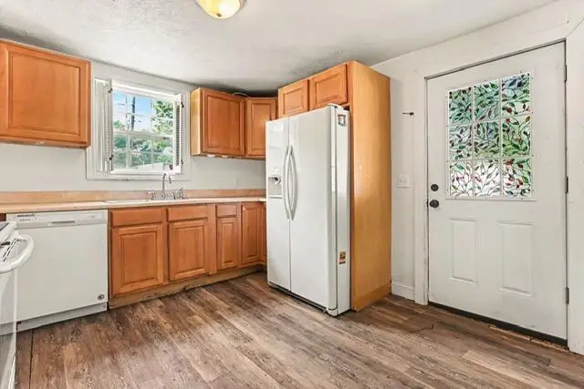 210 Days Avenue, Buchanan, MI 49107 - #3