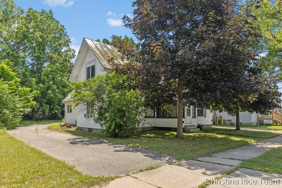 115 E Congress Street, Belding, MI 48809 - #3
