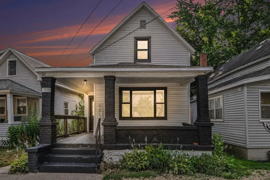 570 Valley Avenue Nw, Grand Rapids, MI 49504 - #2