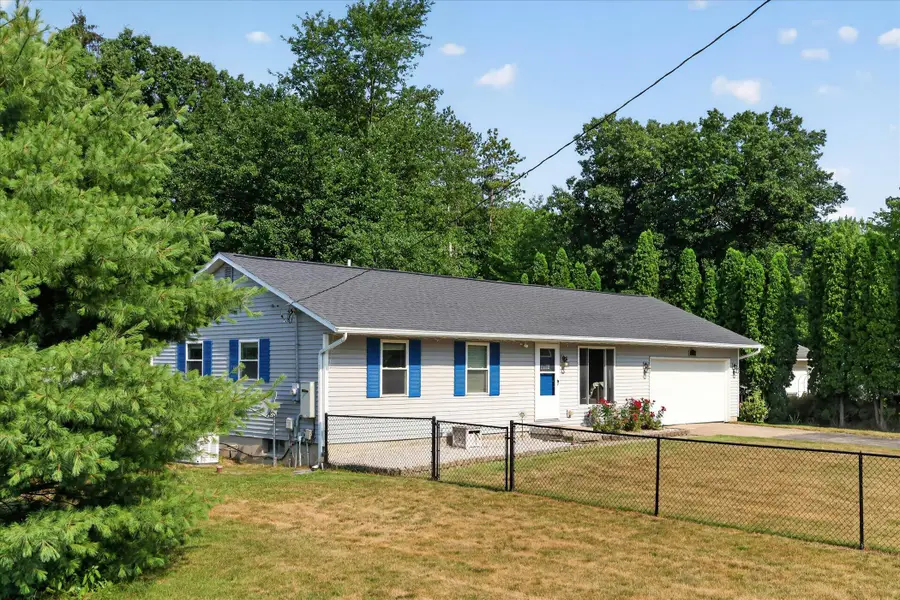 7489 Tiffany Avenue Ne, Rockford, MI 49341 - #2
