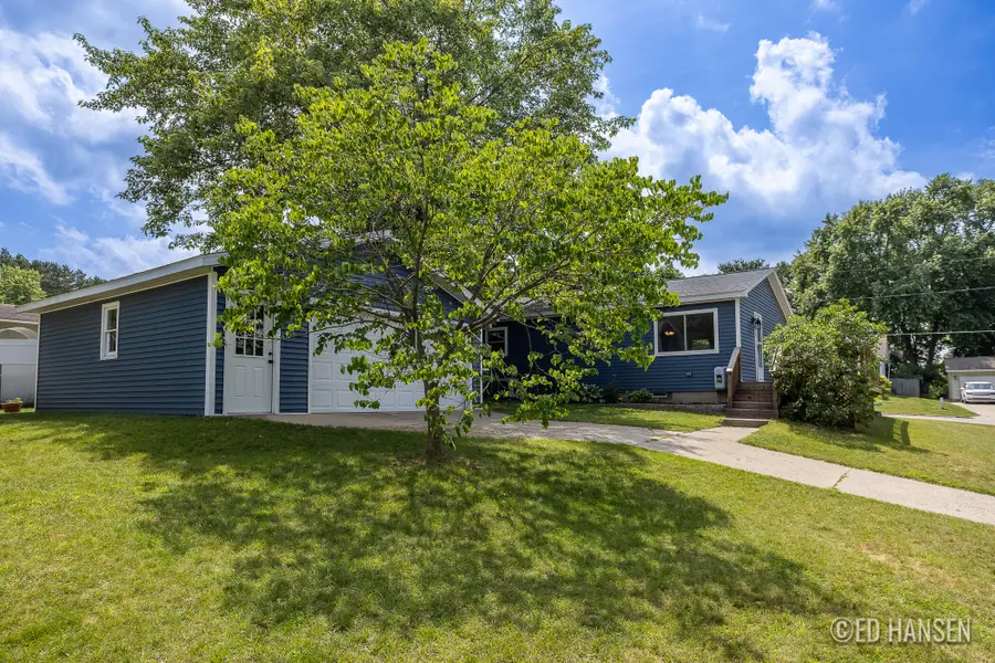 138 Lincoln Court, Rockford, MI 49341 - #2