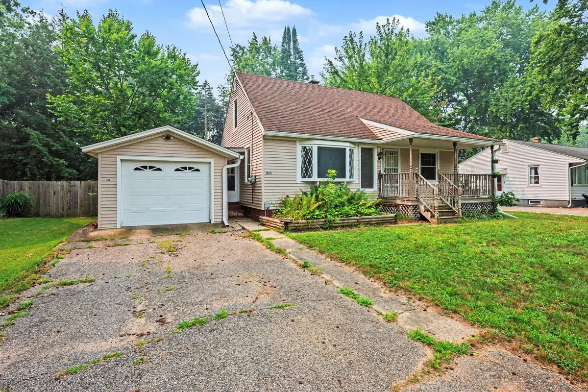 1050 Bloomfield Avenue, Plainwell, MI 49080 - #1