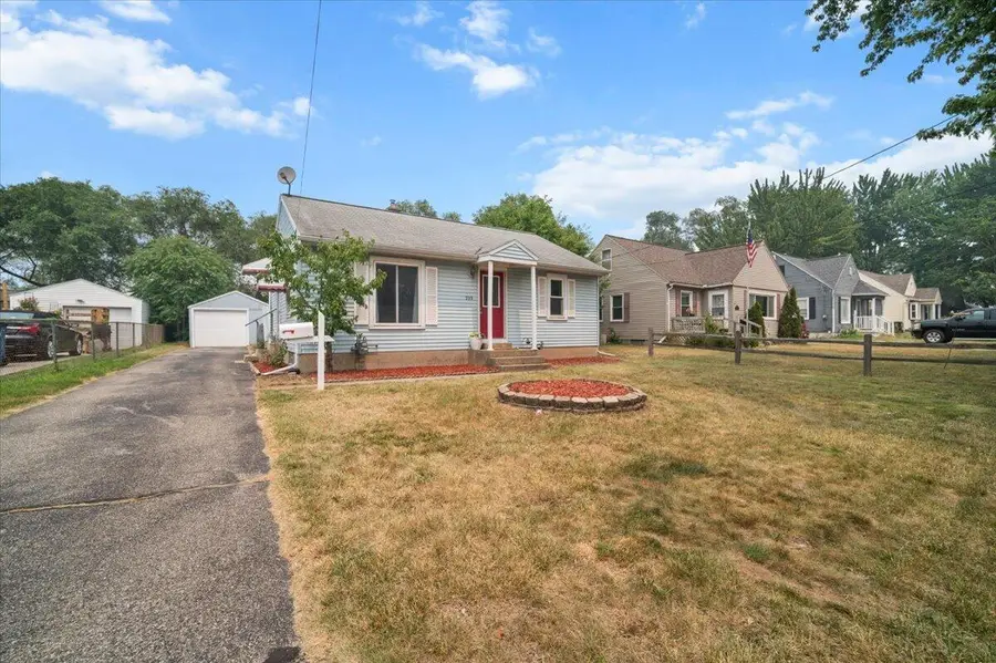 939 Canterbury Street Sw, Wyoming, MI 49509 - #2