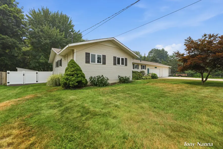 2467 Briar Avenue, Muskegon, MI 49444 - #3