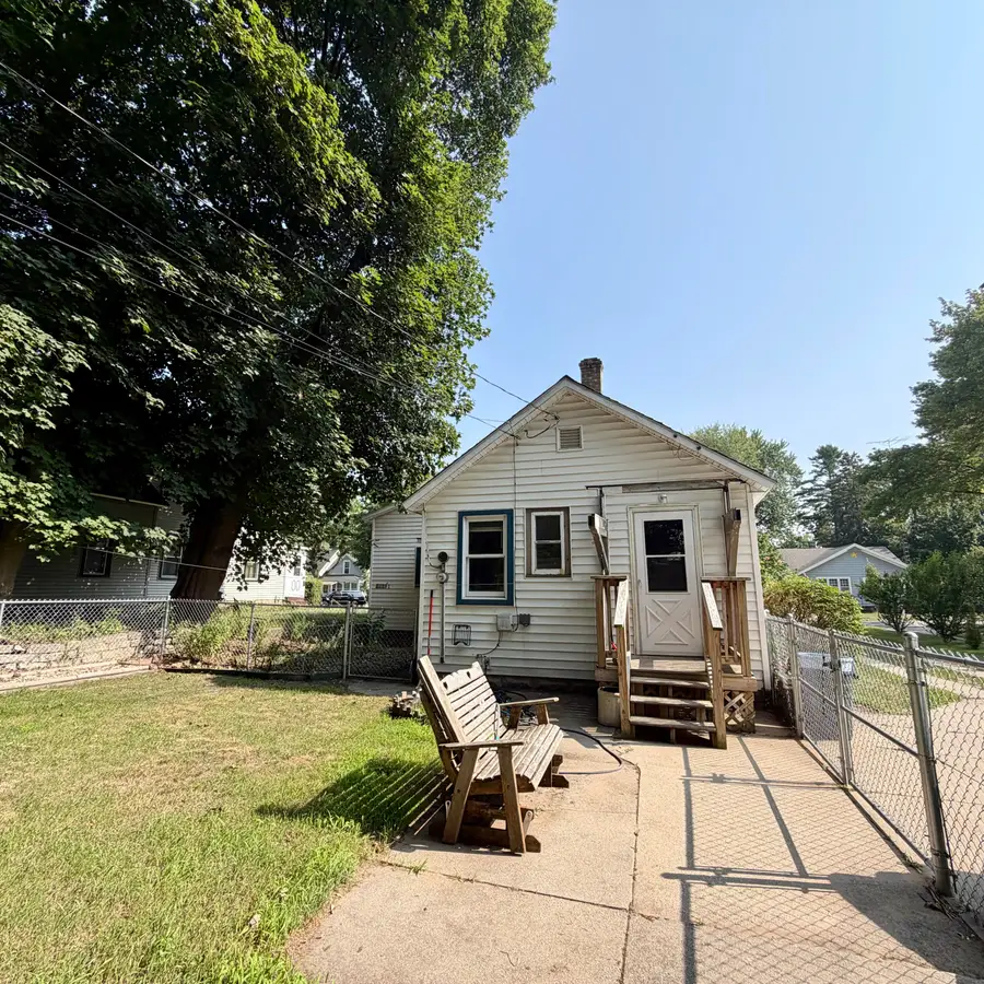 615 E Melendy Street, Ludington, MI 49431 - #3