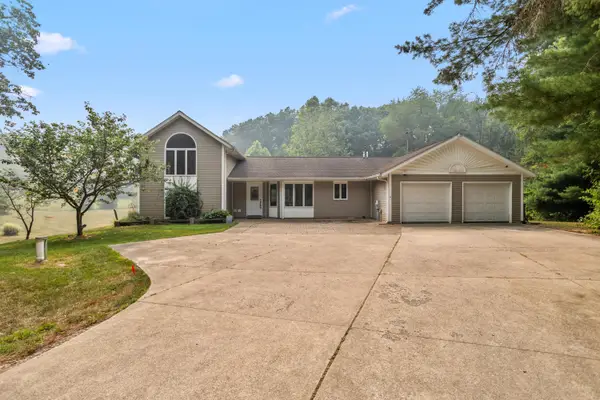 8270 Huff Road, Bellevue, MI 49021