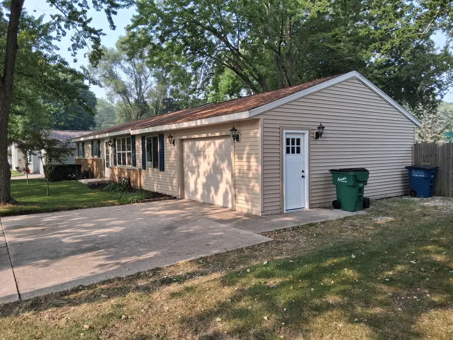 3616 S Sheridan Drive, Muskegon, MI 49444 - #3