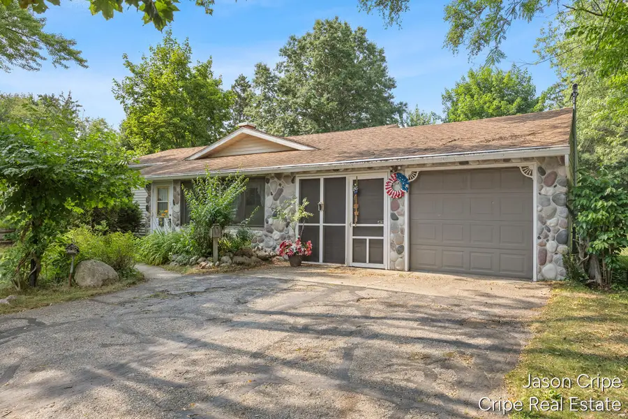928 E Brierwood Street, Greenville, MI 48838 - #2