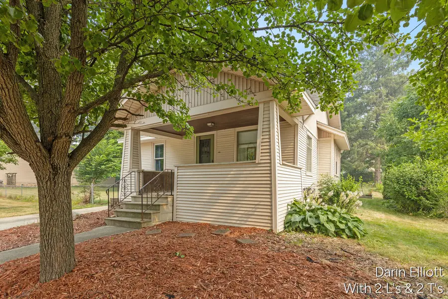 910 W Lincoln Avenue, Ionia, MI 48846 - #3