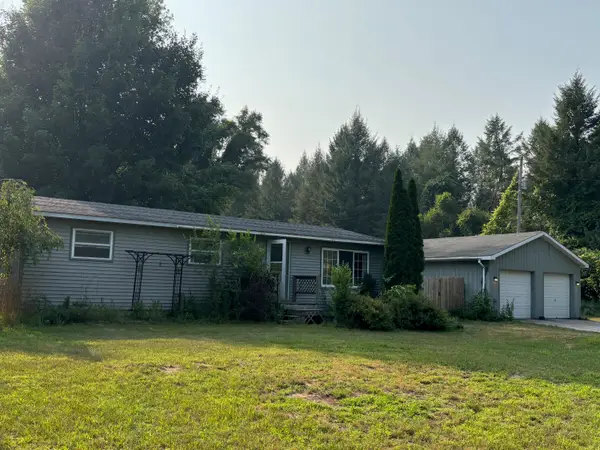 6003 N Oceana Drive, Hart, MI 49420