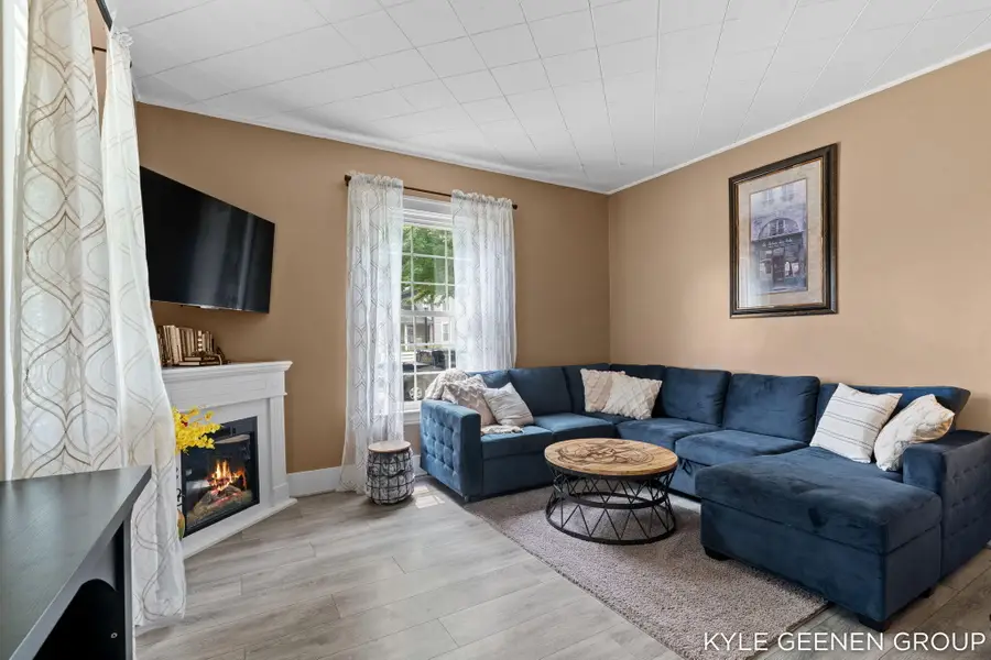 177 W 9th Street, Holland, MI 49423 - #2