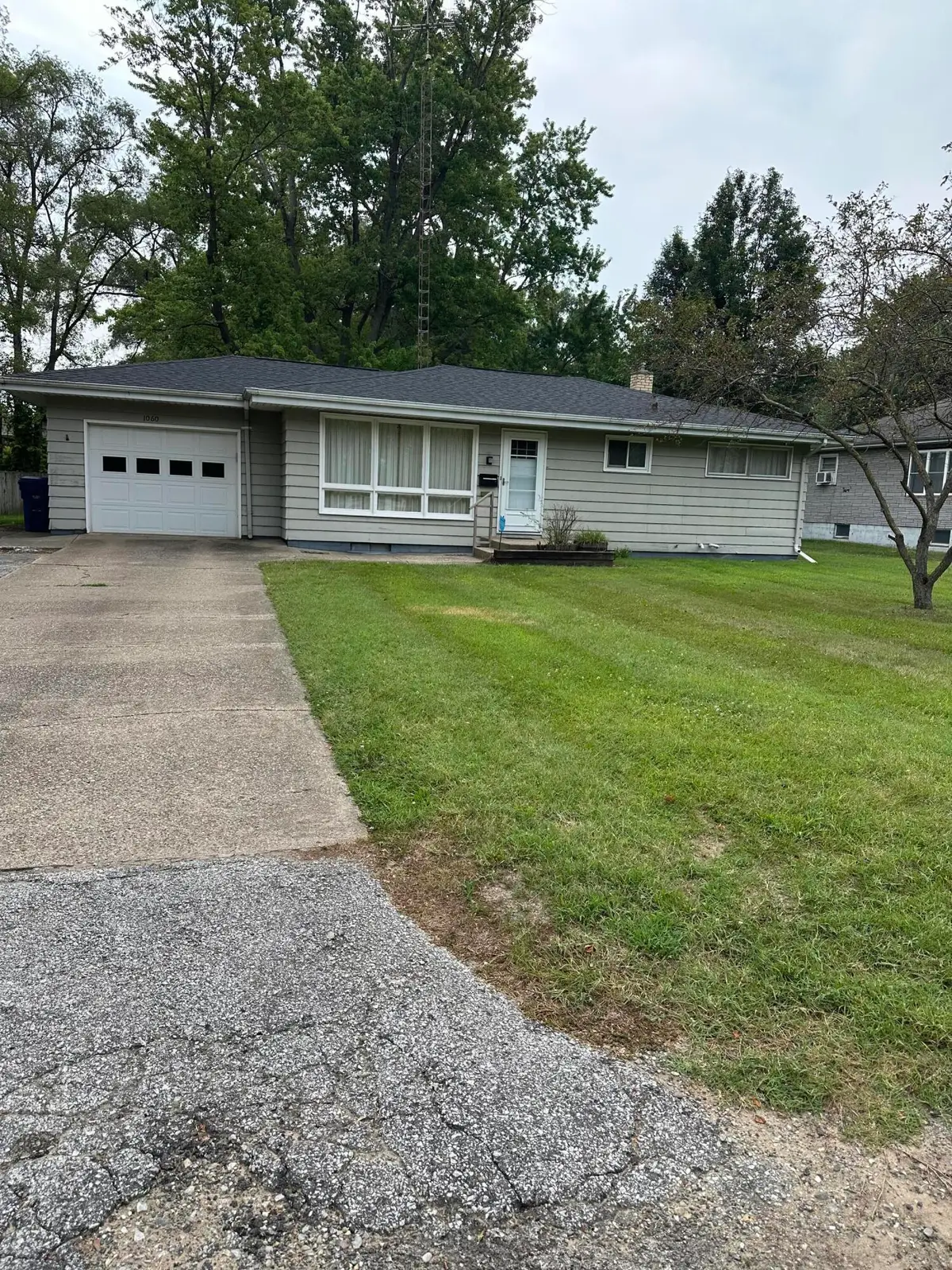 1060 Indiana Avenue, Benton Harbor, MI 49022 - #1