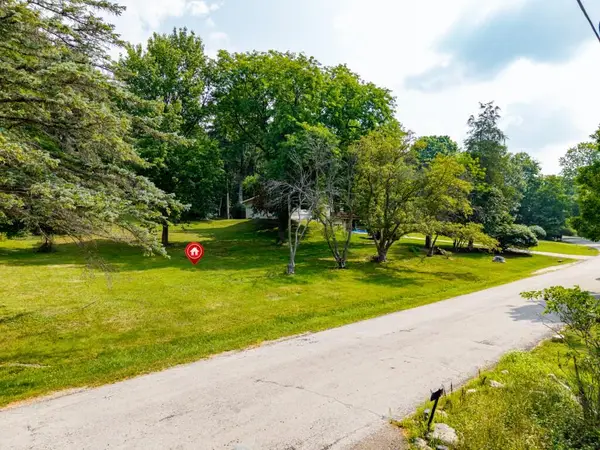 Midway Drive, Ann Arbor, MI 48103