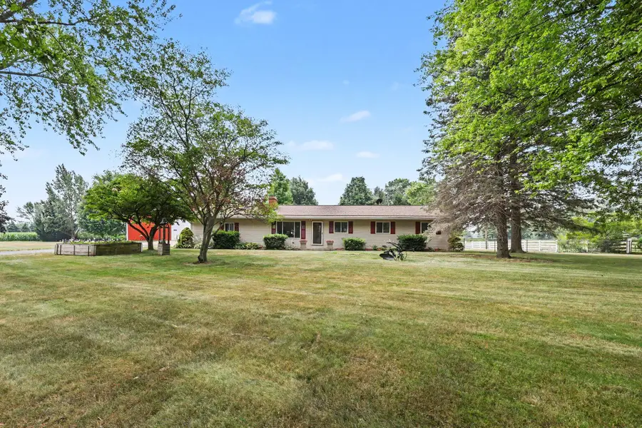 5120 M-36, Stockbridge, MI 49285 - #2