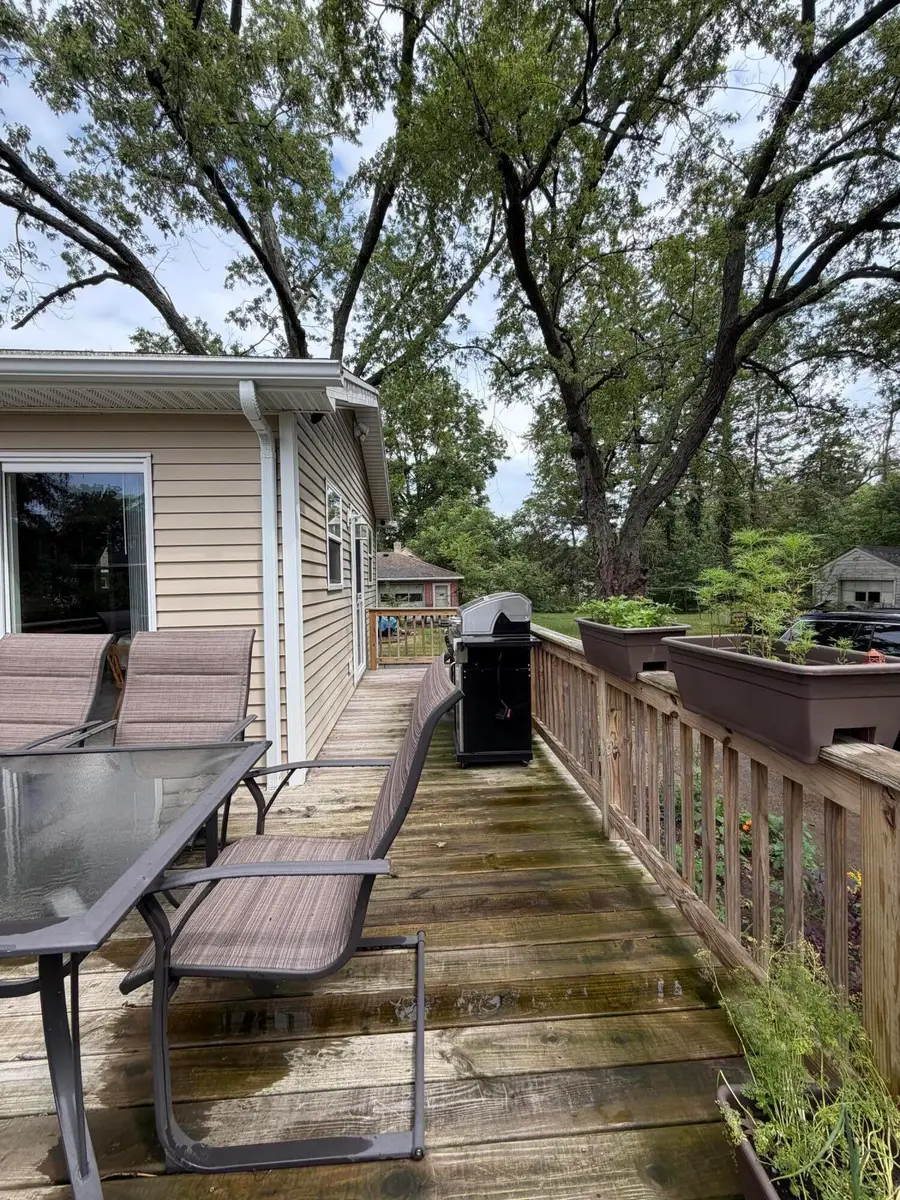 401 W Miller Road, Lansing, MI 48911 - #3