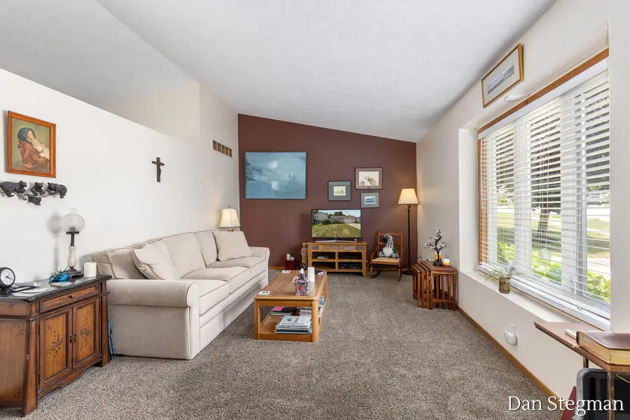 1421 Hollow Ridge Drive Ne, Rockford, MI 49341 - #3