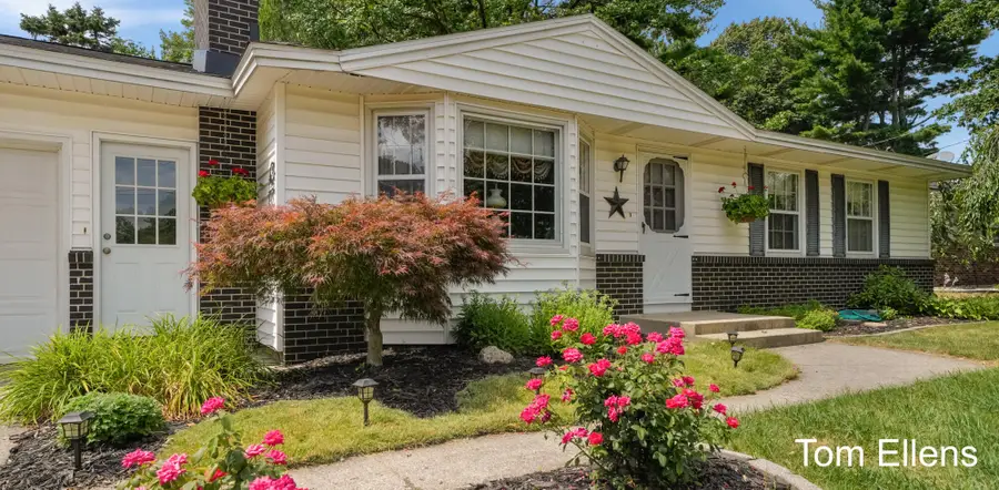 7105 Southwood Drive, Jenison, MI 49428 - #2