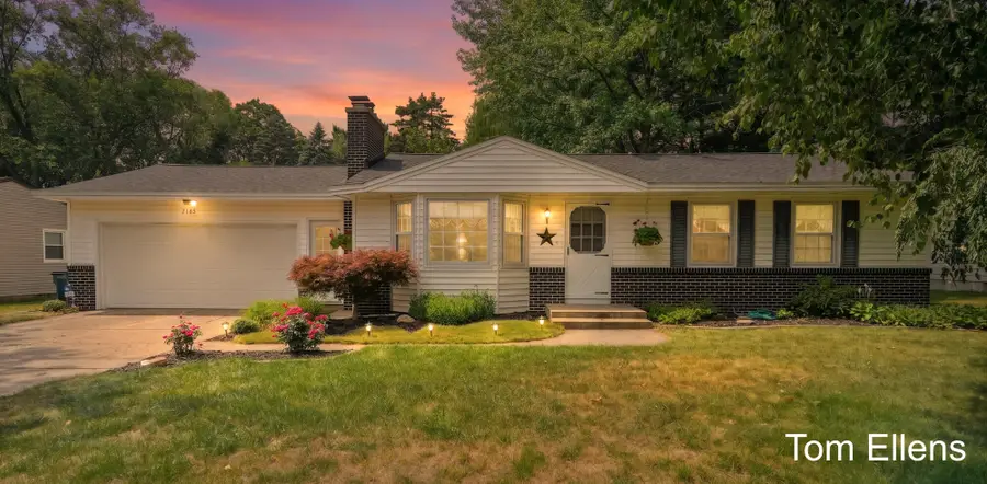 7105 Southwood Drive, Jenison, MI 49428 - #3