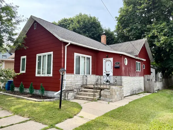 307 6th Street, Manistee, MI 49660
