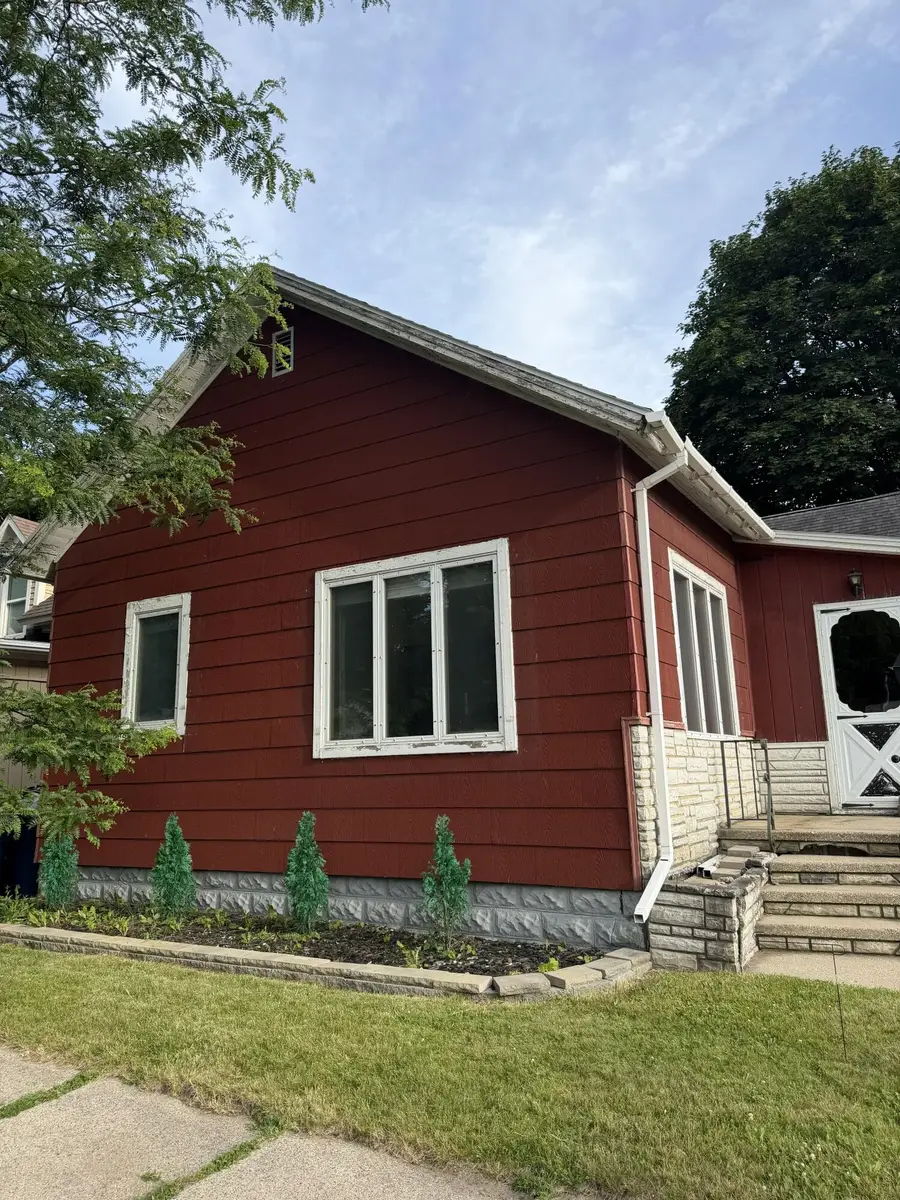 307 6th Street, Manistee, MI 49660 - #3