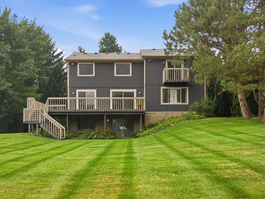 3926 Lakes Edge Drive, Commerce Township, MI 48382 - #3