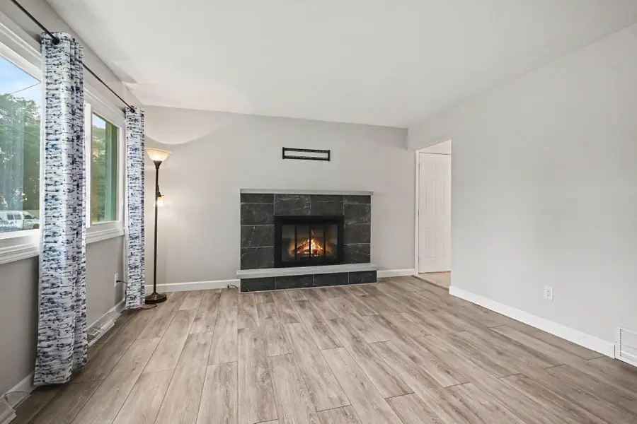 31 S New Moon Terrace S, Springfield, MI 49037 - #3