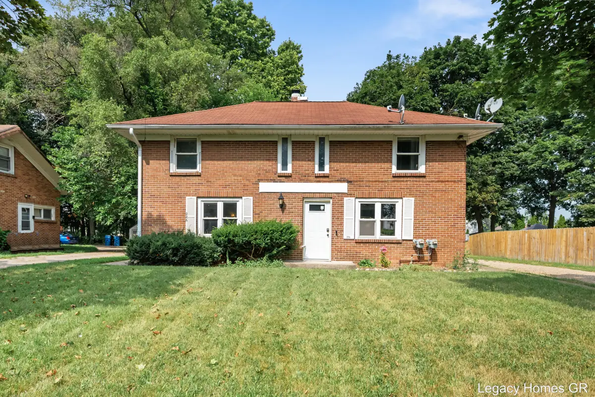 224-226 Maple Street, Parchment, MI 49004 - #1