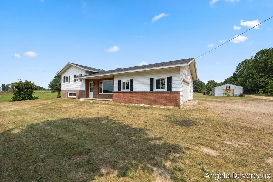 2637 17 Mile Road, Kent City, MI 49330 - #3