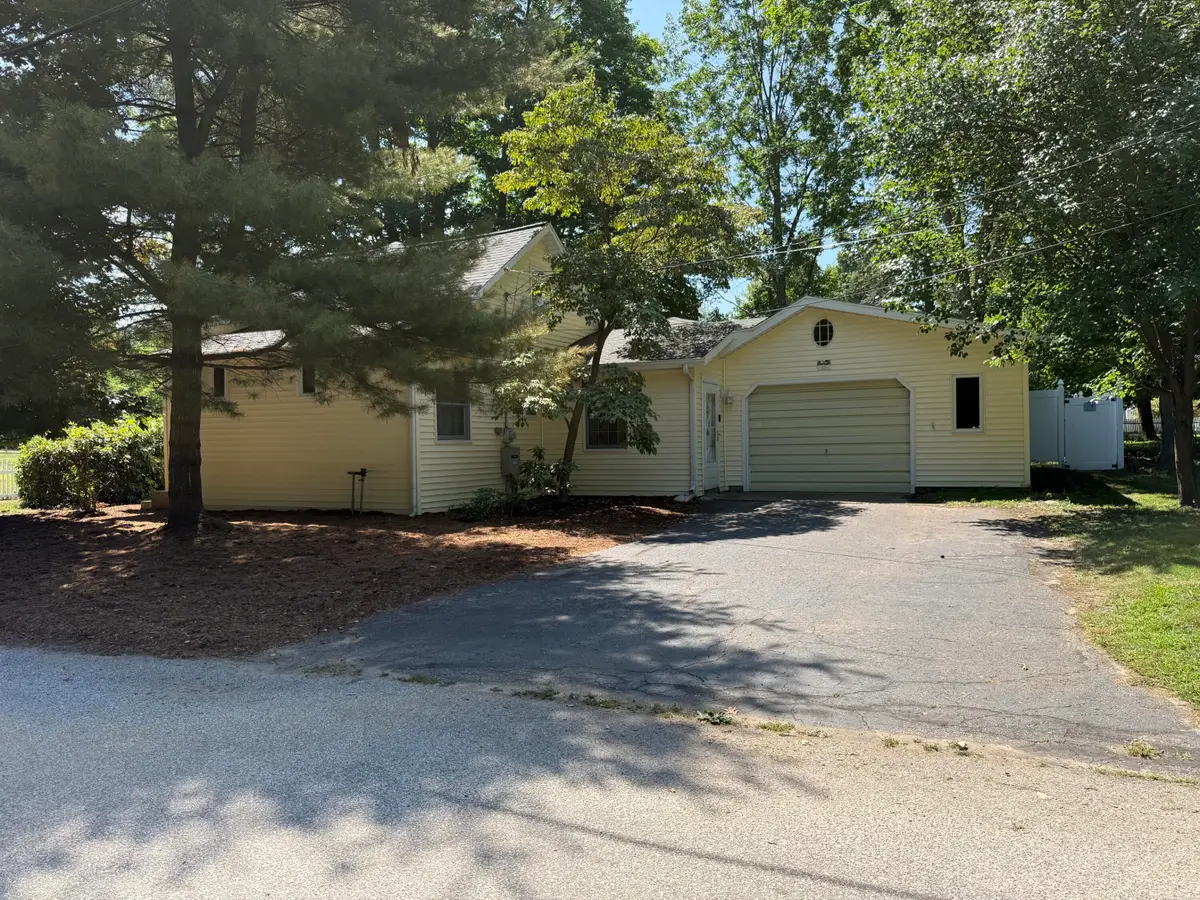 105 W Johannah Street, Whitehall, MI 49461 - #1