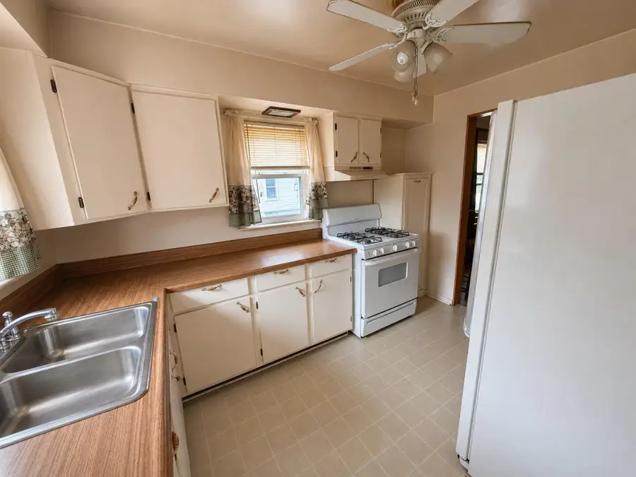 5820 Utah Avenue, Portage, MI 49024 - #3