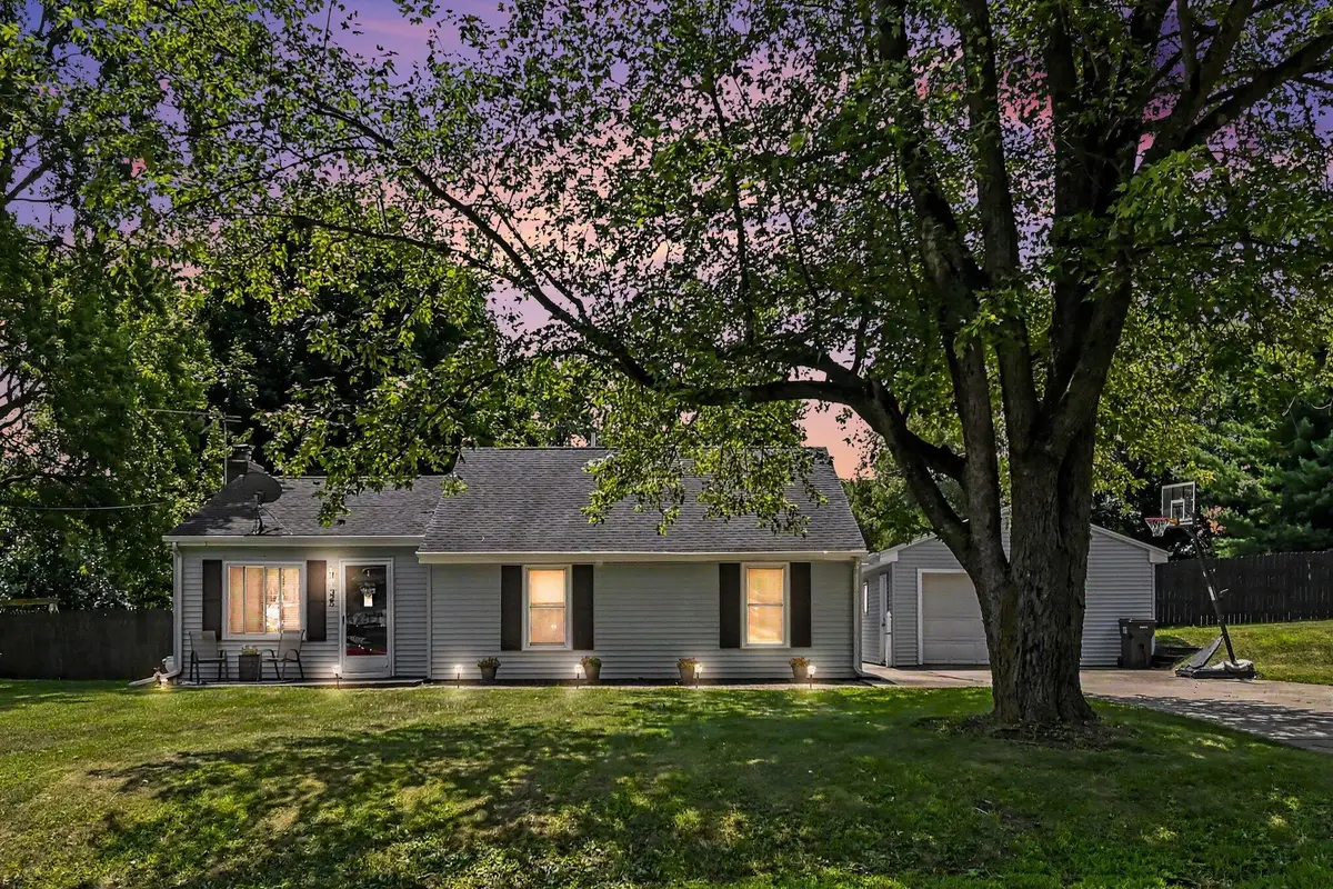 325 Burt Avenue, Jackson, MI 49201 - #1