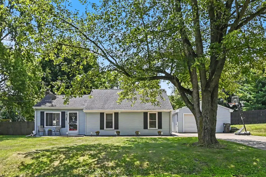 325 Burt Avenue, Jackson, MI 49201 - #2