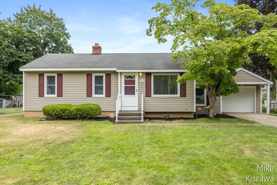 3901 Suburban Shores Drive Ne, Grand Rapids, MI 49525 - #2