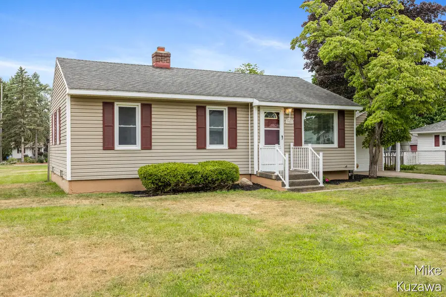 3901 Suburban Shores Drive Ne, Grand Rapids, MI 49525 - #3