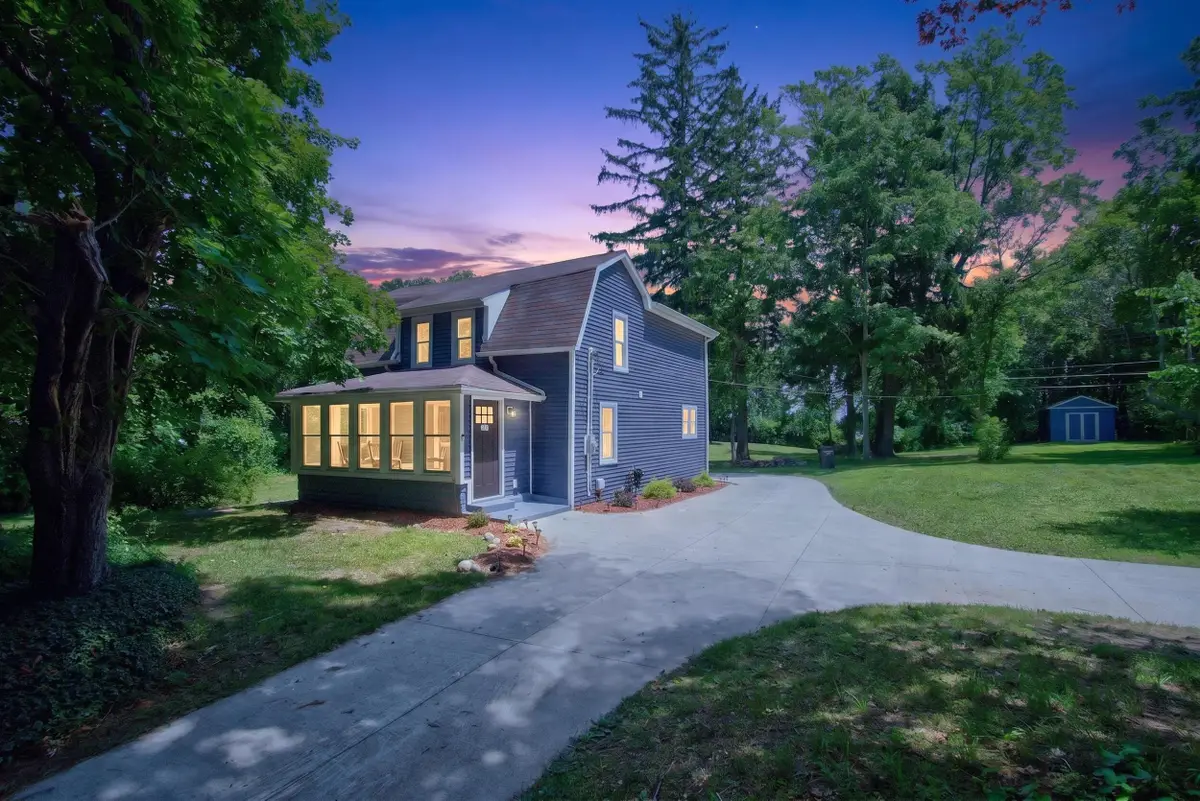 1227 Wayne Street, Jackson, MI 49202 - #1