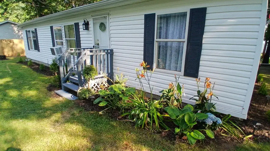 54565 Adams Avenue, Eau Claire, MI 49111 - #2