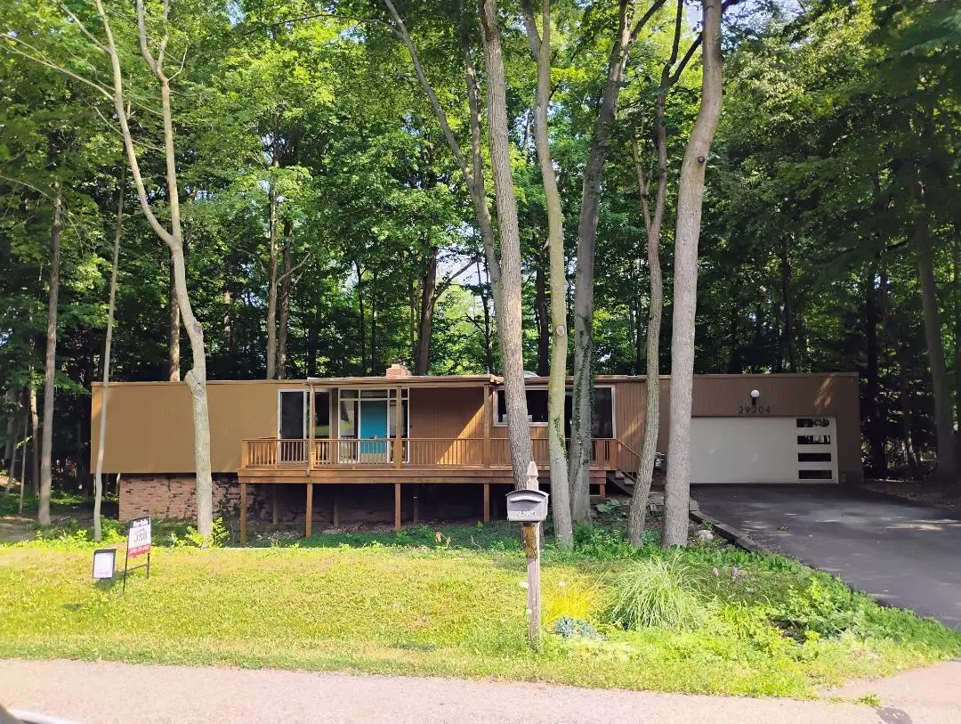 29204 Summerwood Road, Farmington Hills, MI 48334 - #1