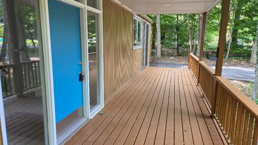 29204 Summerwood Road, Farmington Hills, MI 48334 - #2