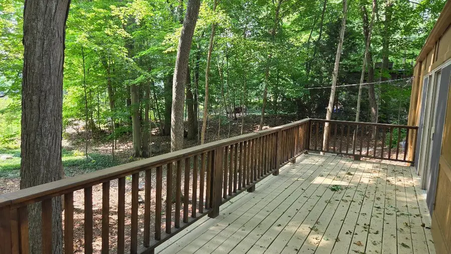 29204 Summerwood Road, Farmington Hills, MI 48334 - #3