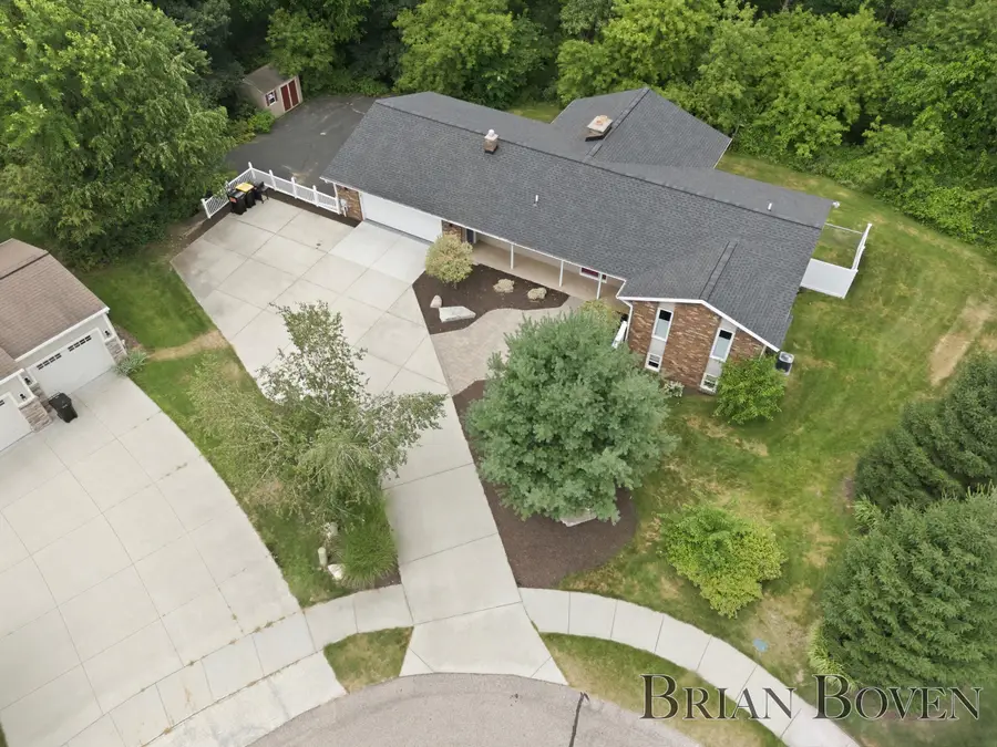 2704 Copper Hill Drive Ne, Grand Rapids, MI 49525 - #3