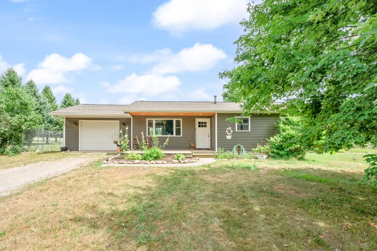 23886 Newcosta Avenue, Paris, MI 49338 - #1