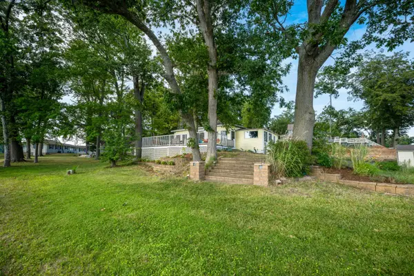 11791 Ford Point Drive, Plainwell, MI 49080