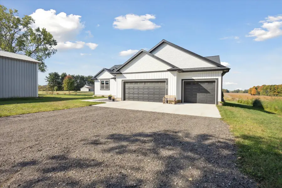 2434 S Cochran Road, Charlotte, MI 48813 - #2