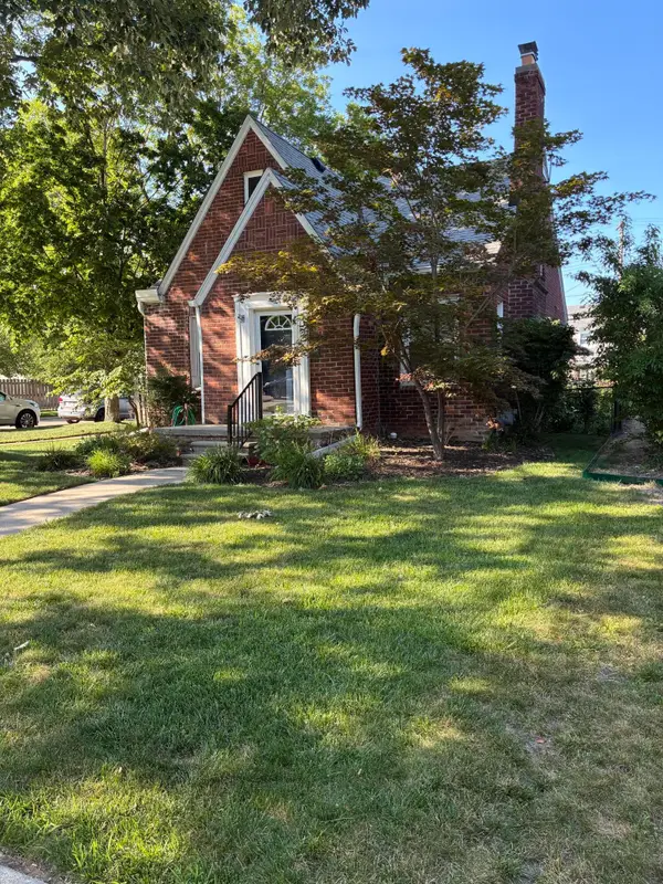 1846 Stanhope Street, Grosse Pointe, MI 48236