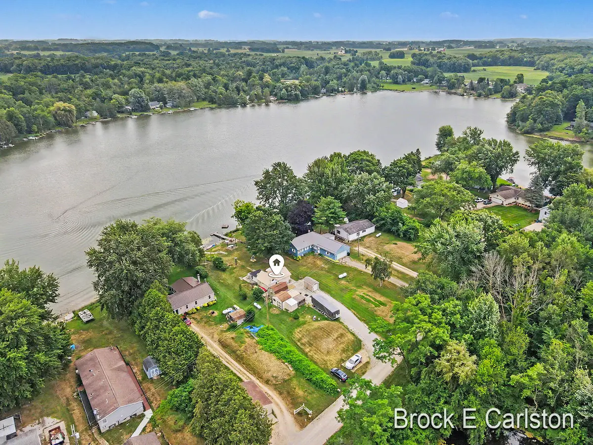 2900 S Martin Drive, Fremont, MI 49412 - #1