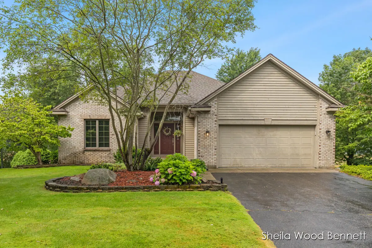 7023 Camelback Drive Ne, Rockford, MI 49341 - #1