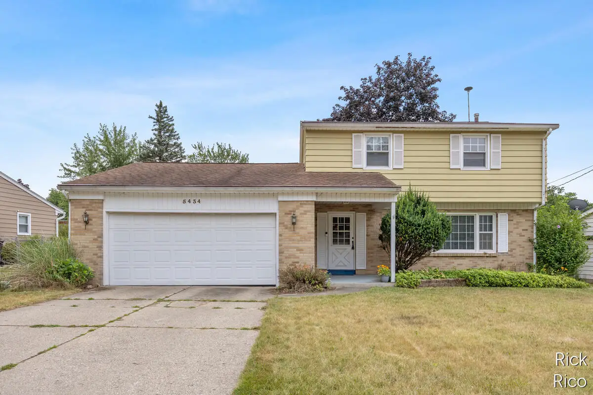5434 Edgelawn Drive Se, Kentwood, MI 49508 - #1
