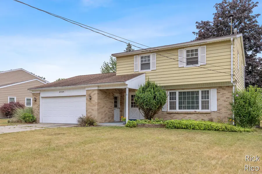 5434 Edgelawn Drive Se, Kentwood, MI 49508 - #2