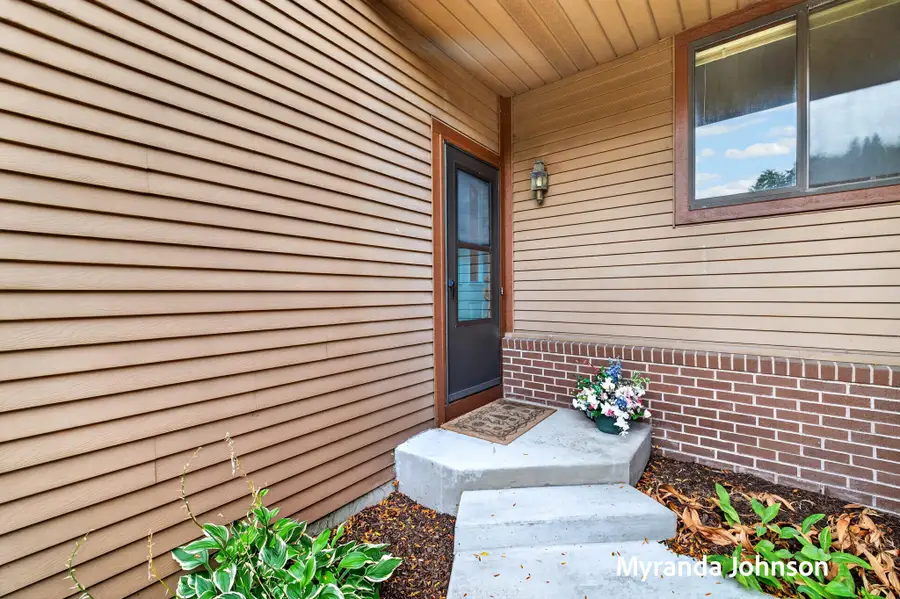 743 Bradford Place Ne, Grand Rapids, MI 49525 - #3