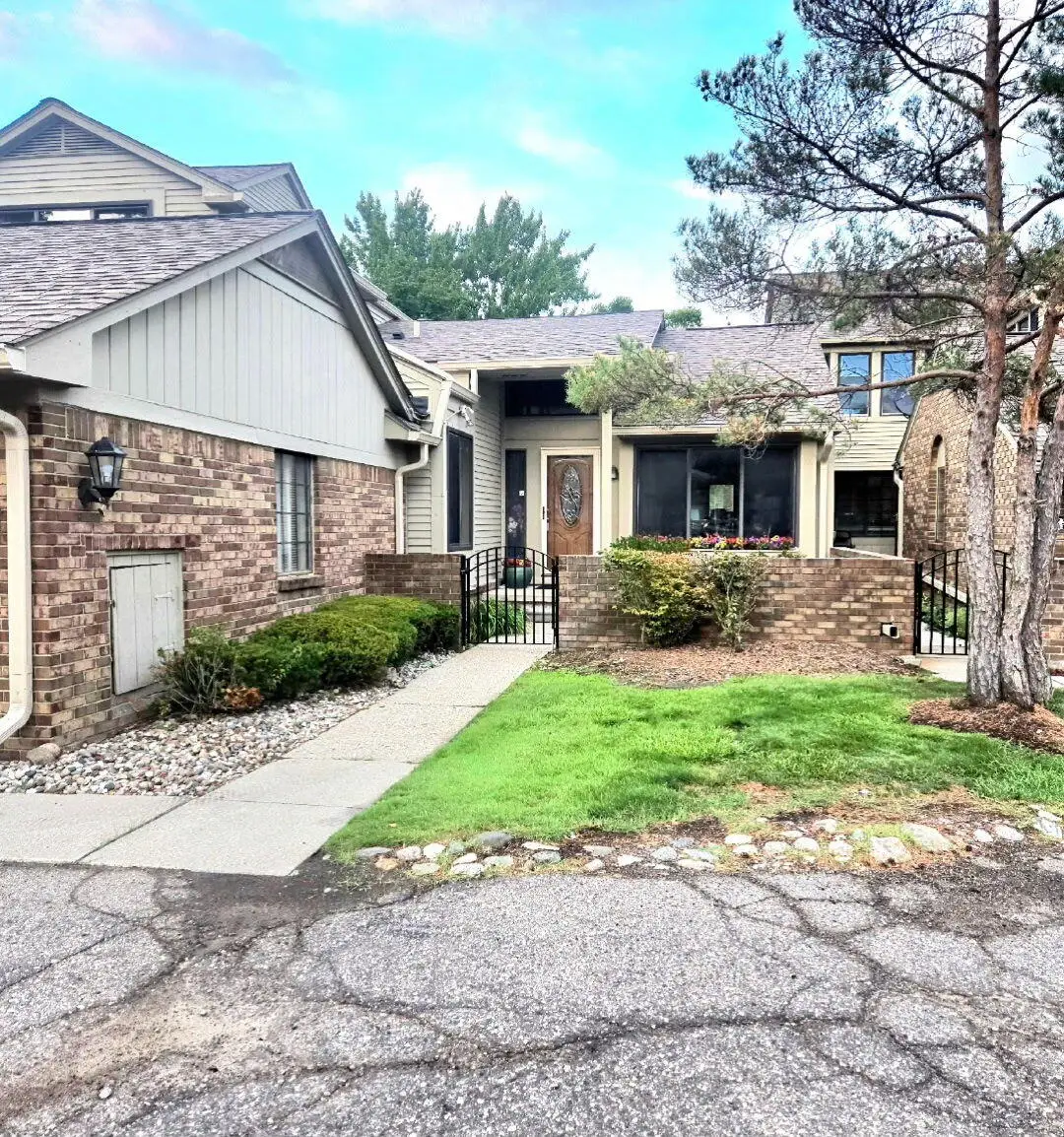 7229 Creeks Bend Drive, West Bloomfield, MI 48322 - #1